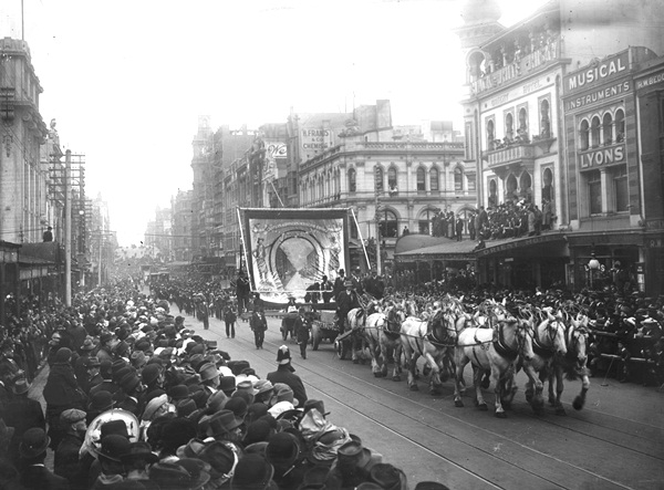 Eight Hour Day procession in Bourke Street